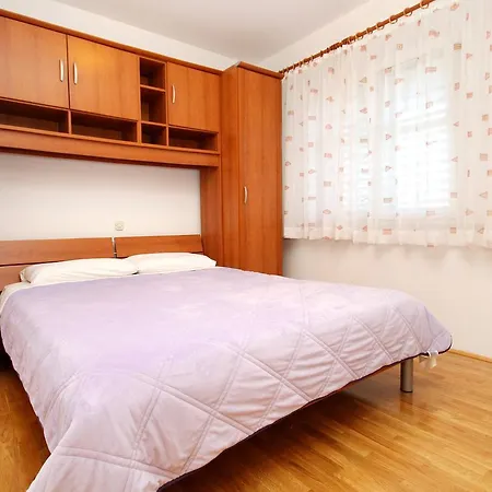 Apartman Uvala Vrbovica 9225a